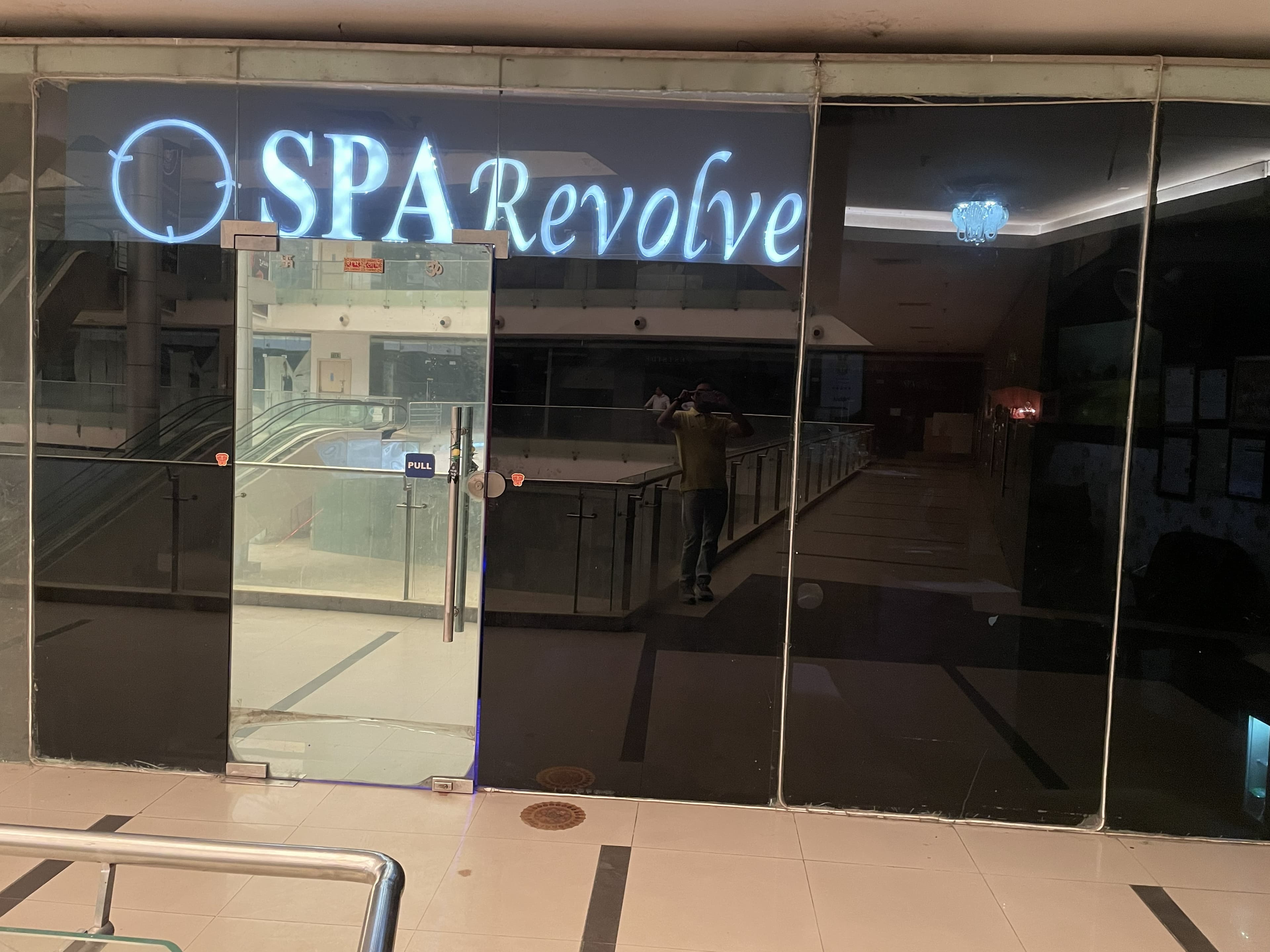 Spa Revolve gallery image 3