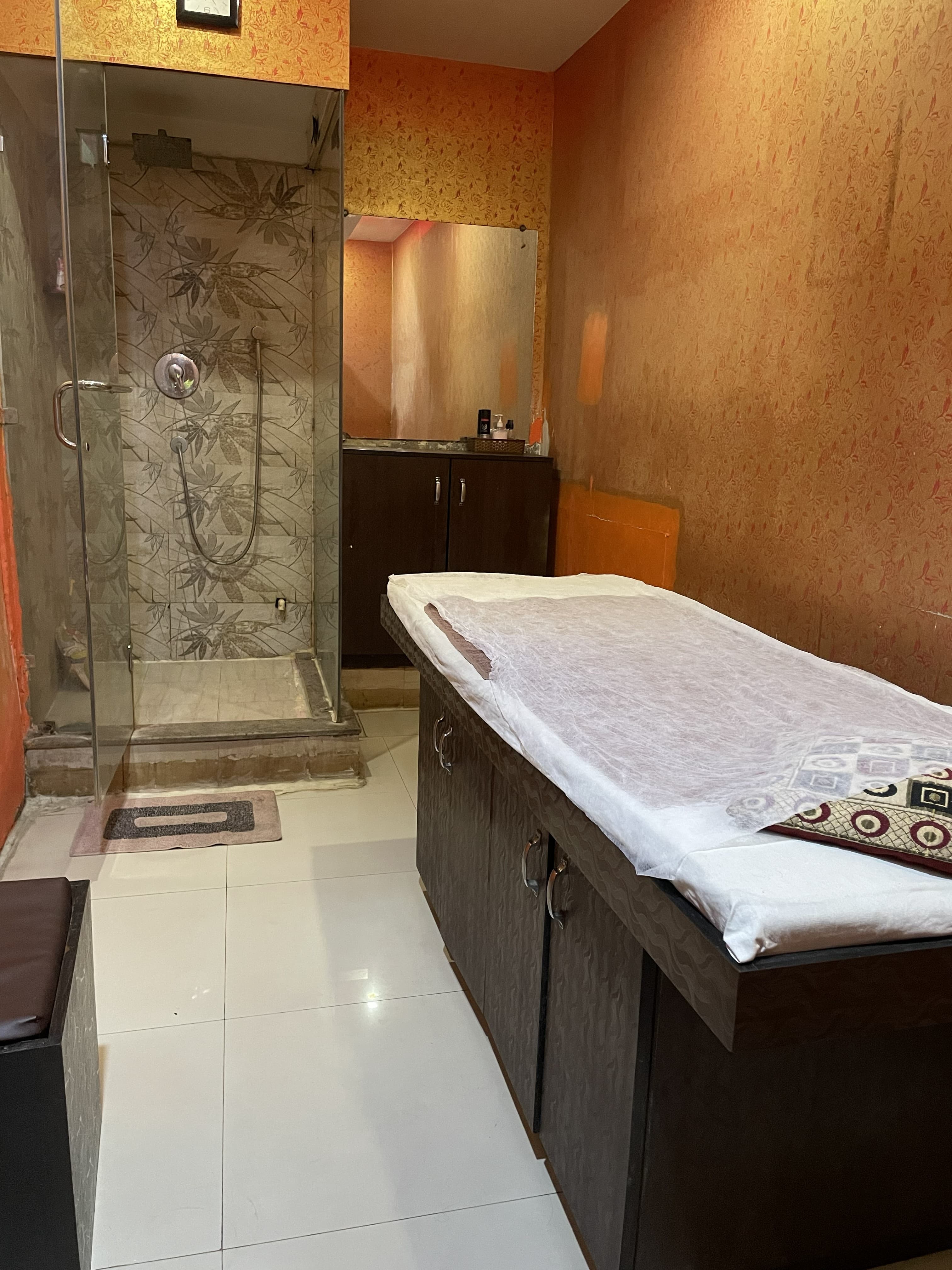 Spa Revolve gallery image 9